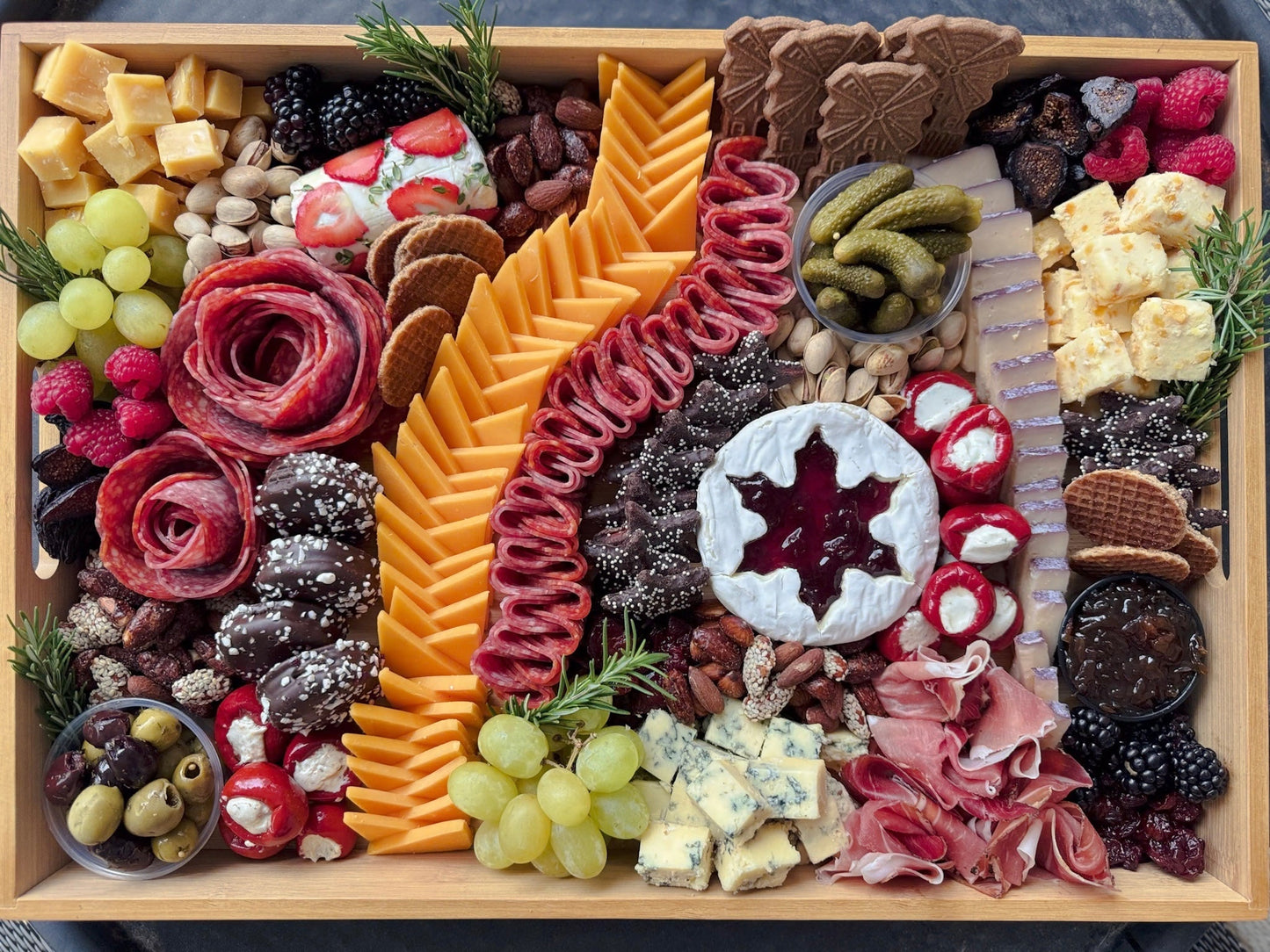 Small Charcuterie Board (5-10 people)